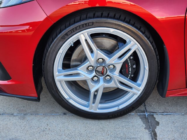 Used 2021 Chevrolet Corvette Stingray Premium Cpe w/ Z51 Performance Package RWD image 17