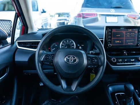 Used 2020 Toyota Corolla LE FWD image 13