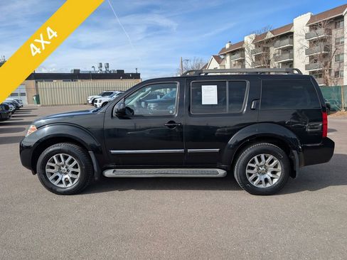 Used 2012 Nissan Pathfinder LE image 2