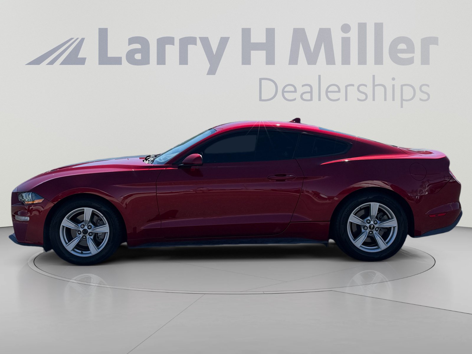 Used 2020 Ford Mustang Coupe RWD image 2