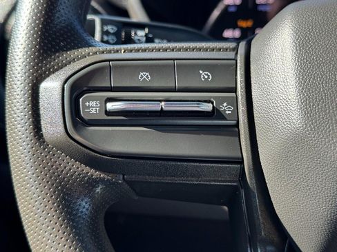 Used 2025 Chevrolet Colorado W/T RWD image 19