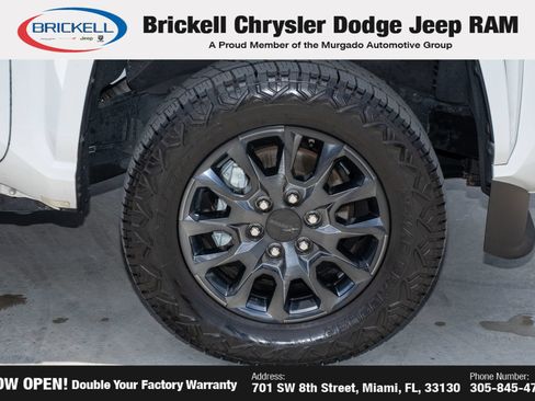 Used 2025 Toyota Tacoma SR5 AWD/4WD image 40