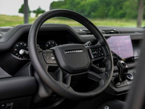 New 2025 Land Rover Defender 130 V8 AWD/4WD image 19
