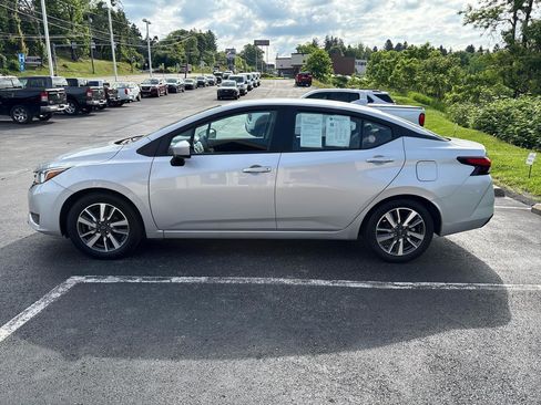 Used 2023 Nissan Versa SV FWD image 8