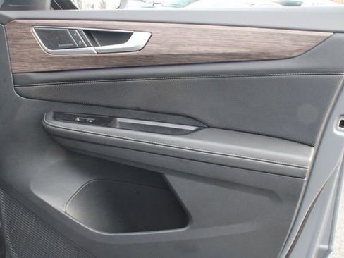 Used 2025 Volkswagen Atlas SEL Premium R-Line image 28