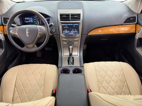 Used 2013 Lincoln MKX FWD image 17