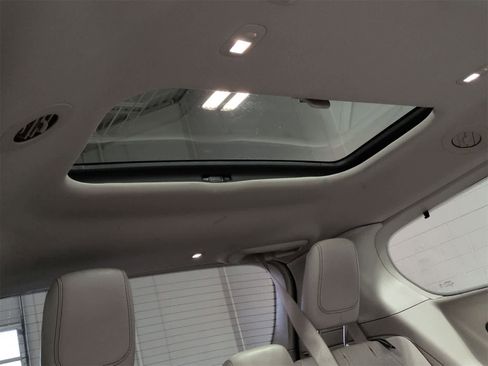 Certified 2020 Chrysler Pacifica Limited image 23