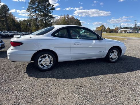 Used 2000 Ford Escort image 10