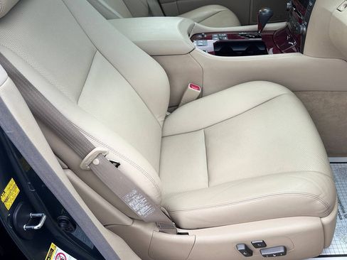 Used 2009 Lexus LS 460 AWD image 18