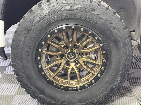 Used 2019 GMC Sierra 1500 AT4 w/ AT4 Premium Package AWD/4WD image 9