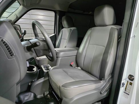 Used 2018 Nissan NV 2500 SV w/ Navigation Package image 15