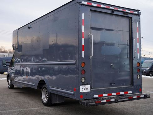 Used 2021 Ford Transit 350 DRW RWD image 3
