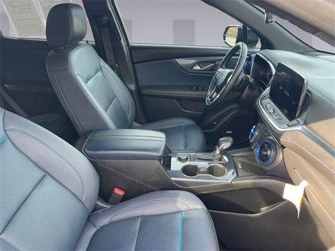 Used 2023 Chevrolet Blazer RS w/ Enhanced Convenience Package image 17