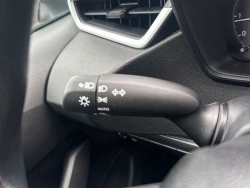 Used 2025 Toyota Corolla LE FWD image 19