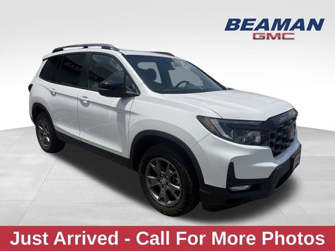 Used 2024 Honda Passport TrailSport image 1