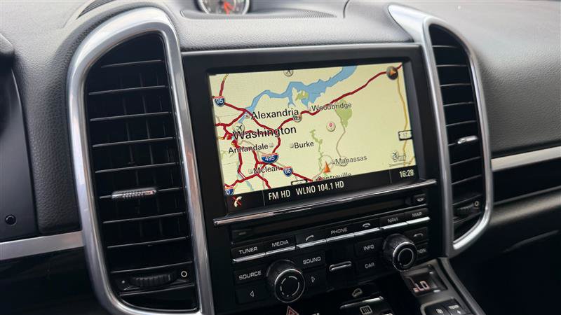 Used 2016 Porsche Cayenne AWD/4WD image 34