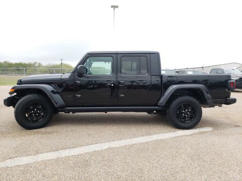 Used 2021 Jeep Gladiator Sport image 5