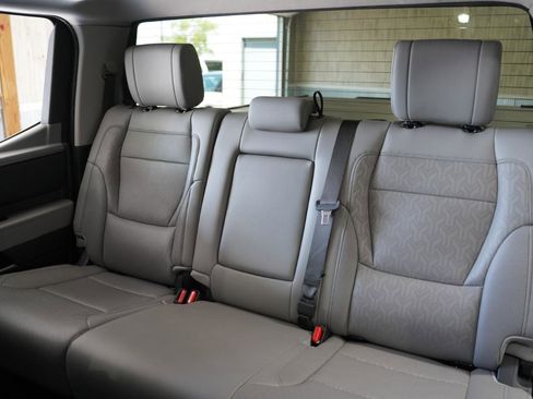 Used 2022 Toyota Tundra Limited AWD/4WD image 35