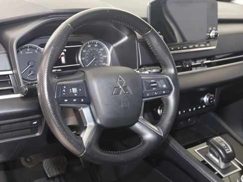 Used 2024 Mitsubishi Outlander SE AWD/4WD image 6