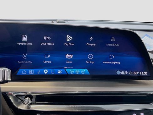 Used 2025 Cadillac Lyriq Sport image 15