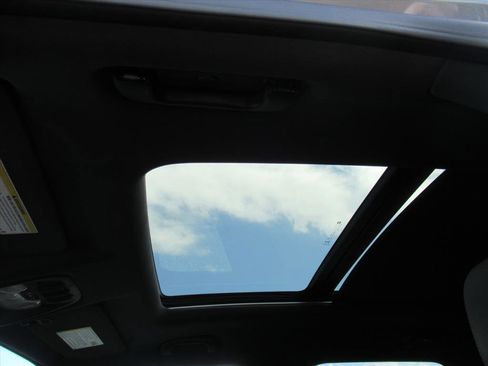 Used 2023 Chevrolet TrailBlazer RS w/ Sun and Liftgate Package image 25