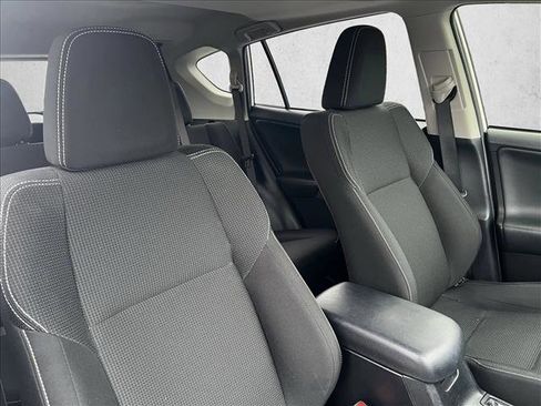 Used 2018 Toyota RAV4 XLE image 22