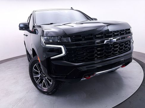 Used 2023 Chevrolet Tahoe Z71 w/ Luxury Package AWD/4WD image 3