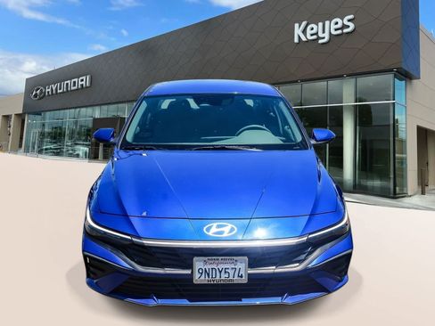 Used 2024 Hyundai Elantra SEL FWD image 2