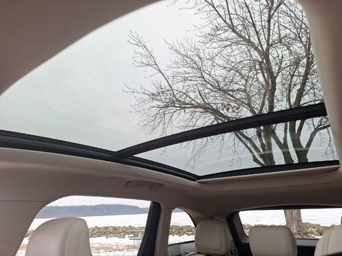 Used 2024 Lincoln Nautilus Premier w/ Equipment Group 102A image 17