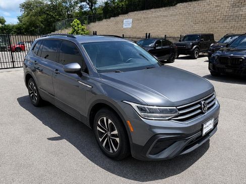 Used 2022 Volkswagen Tiguan S FWD image 5