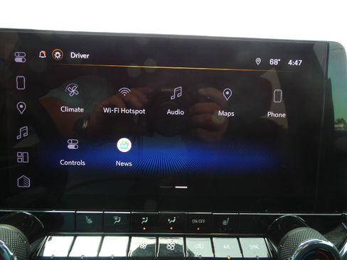 Used 2025 Chevrolet Colorado LT w/ LT Convenience Package AWD/4WD image 22