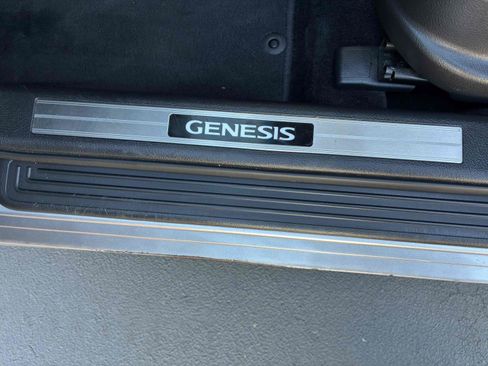 Used 2012 Hyundai Genesis 5.0 RWD image 55