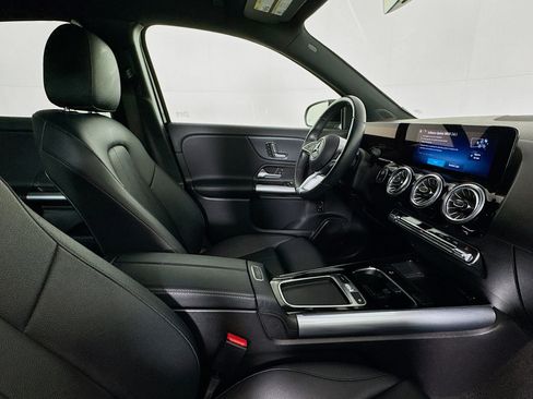 Used 2025 Mercedes-Benz GLA 250 image 27