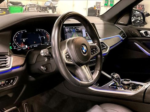 Used 2021 BMW X5 xDrive40i w/ M Sport Package image 18