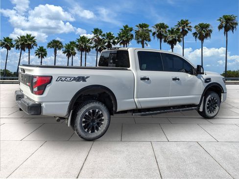 Used 2021 Nissan Titan PRO-4X w/ Pro-4x Convenience Package image 7
