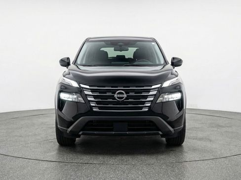 Used 2025 Nissan Rogue SV AWD/4WD image 2