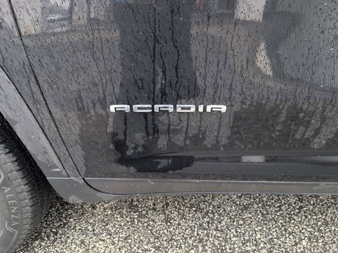 Used 2025 GMC Acadia Elevation image 3