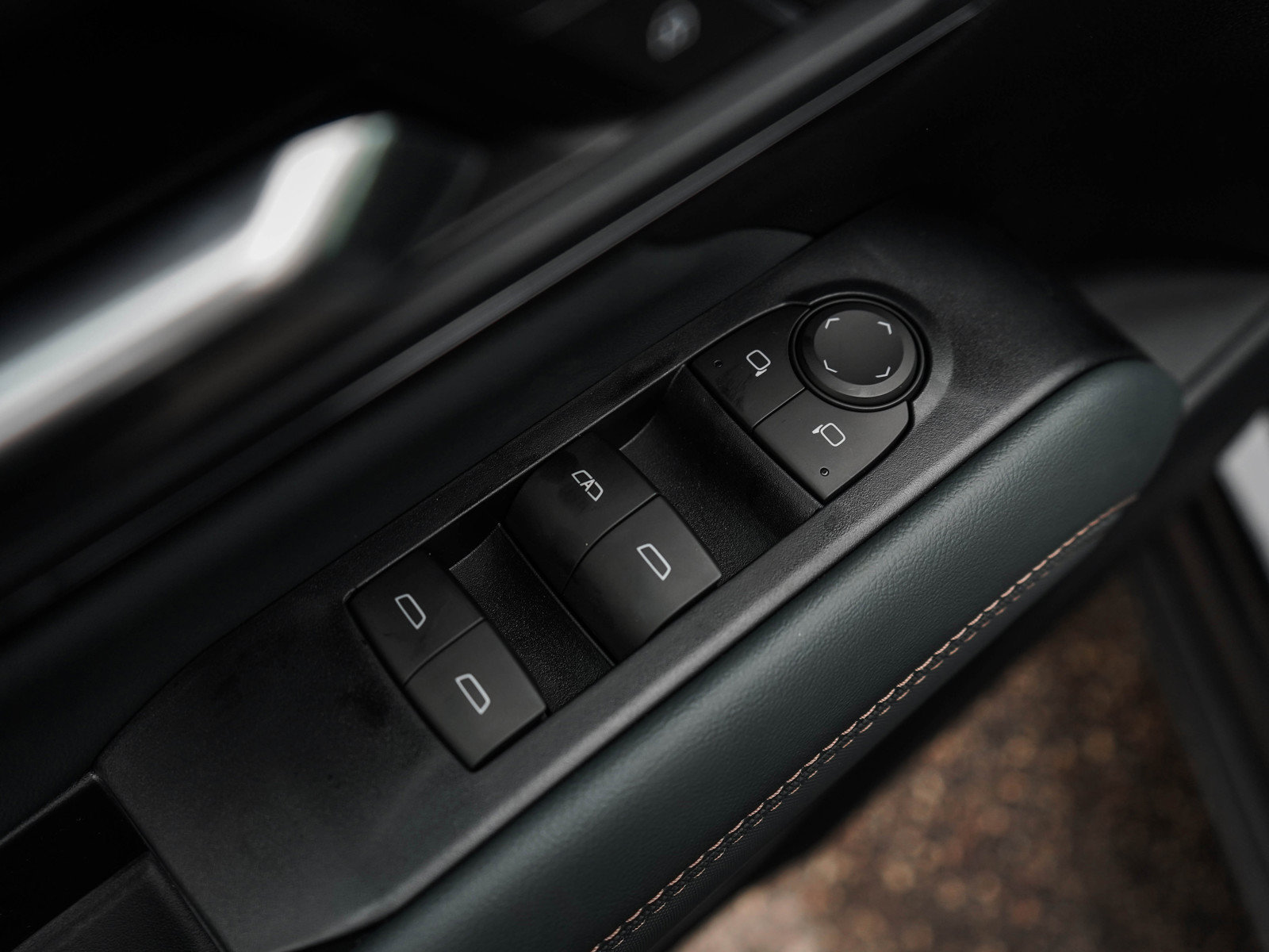New 2027 GMC Terrain AT4 w/ Convenience Package III AWD/4WD image 17