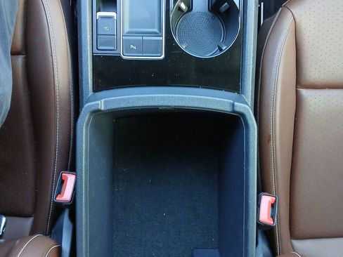 Used 2021 Volkswagen Atlas SEL R-Line image 32