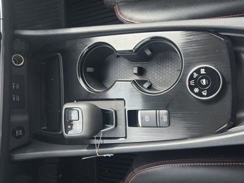 Used 2025 Nissan Rogue SV image 8