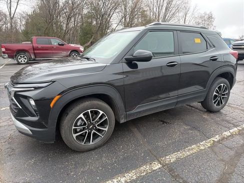 Used 2025 Chevrolet TrailBlazer LT AWD/4WD image 7