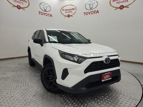 Used 2022 Toyota RAV4 LE AWD/4WD image 1