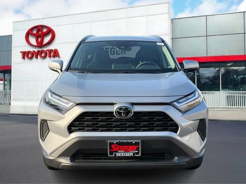 Used 2025 Toyota RAV4 XLE AWD/4WD image 13