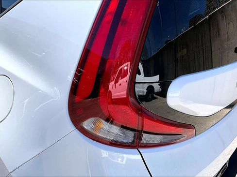 Used 2022 Kia Soul LX w/ Technology Package image 30