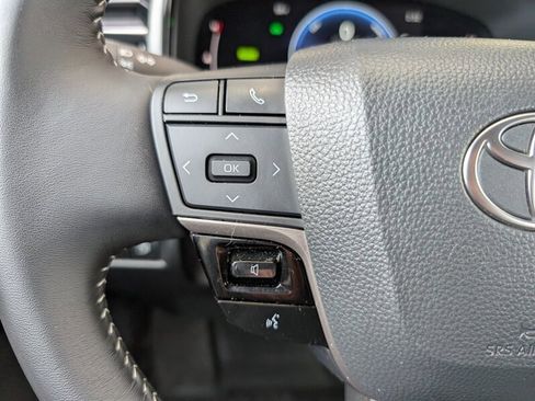 Used 2025 Toyota Camry SE w/ Convenience Package FWD image 21