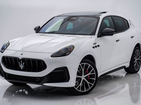New 2025 Maserati Grecale Trofeo image 3