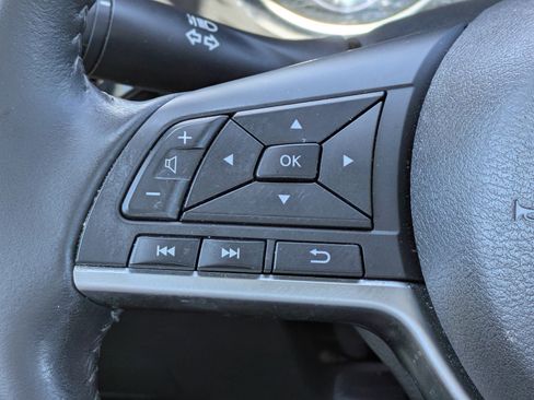 Used 2022 Nissan Sentra SV FWD image 17
