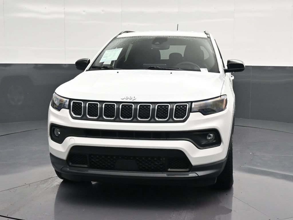 Used 2023 Jeep Compass Latitude AWD/4WD image 6