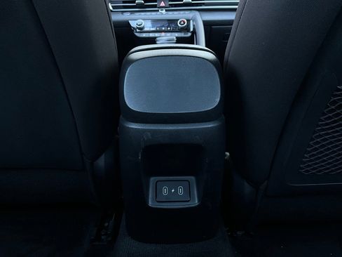 Used 2025 Hyundai Elantra SEL image 12