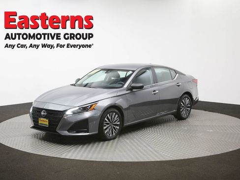 Used 2025 Nissan Altima 2.5 SV FWD image 55